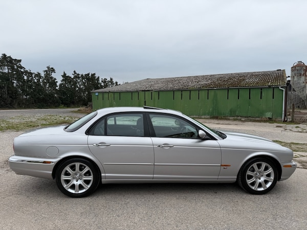 Used Jaguar XJ 2004 for sale - 76230121: Photo 6
