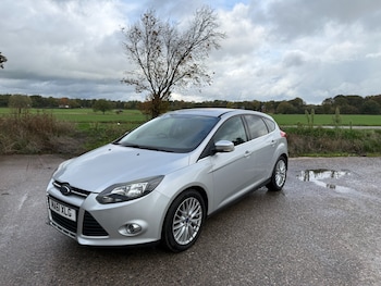 2011 (61) - 1.6 125 Zetec 5dr