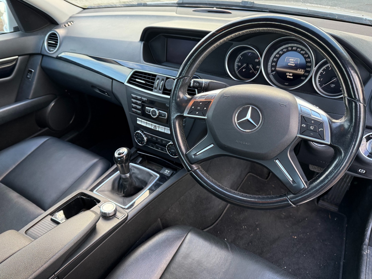 Used Mercedes-Benz C Class 2012 for sale - 77127600: Photo 10