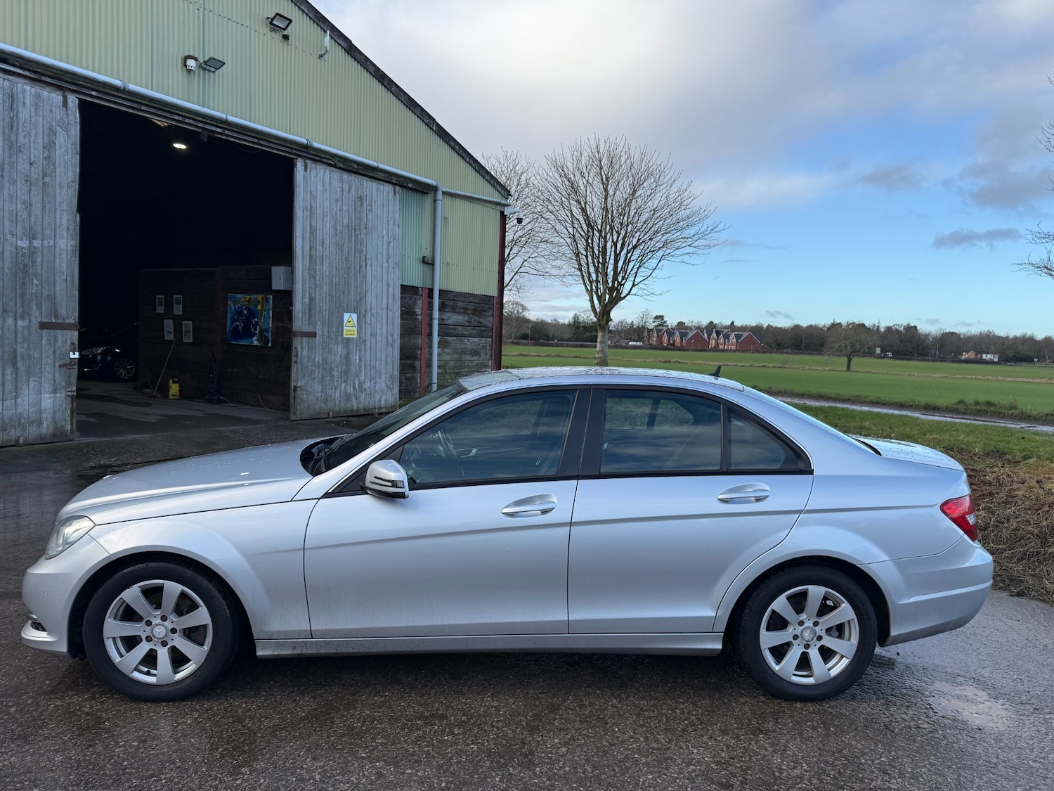 Used Mercedes-Benz C Class 2012 for sale - 77127600: Photo 3