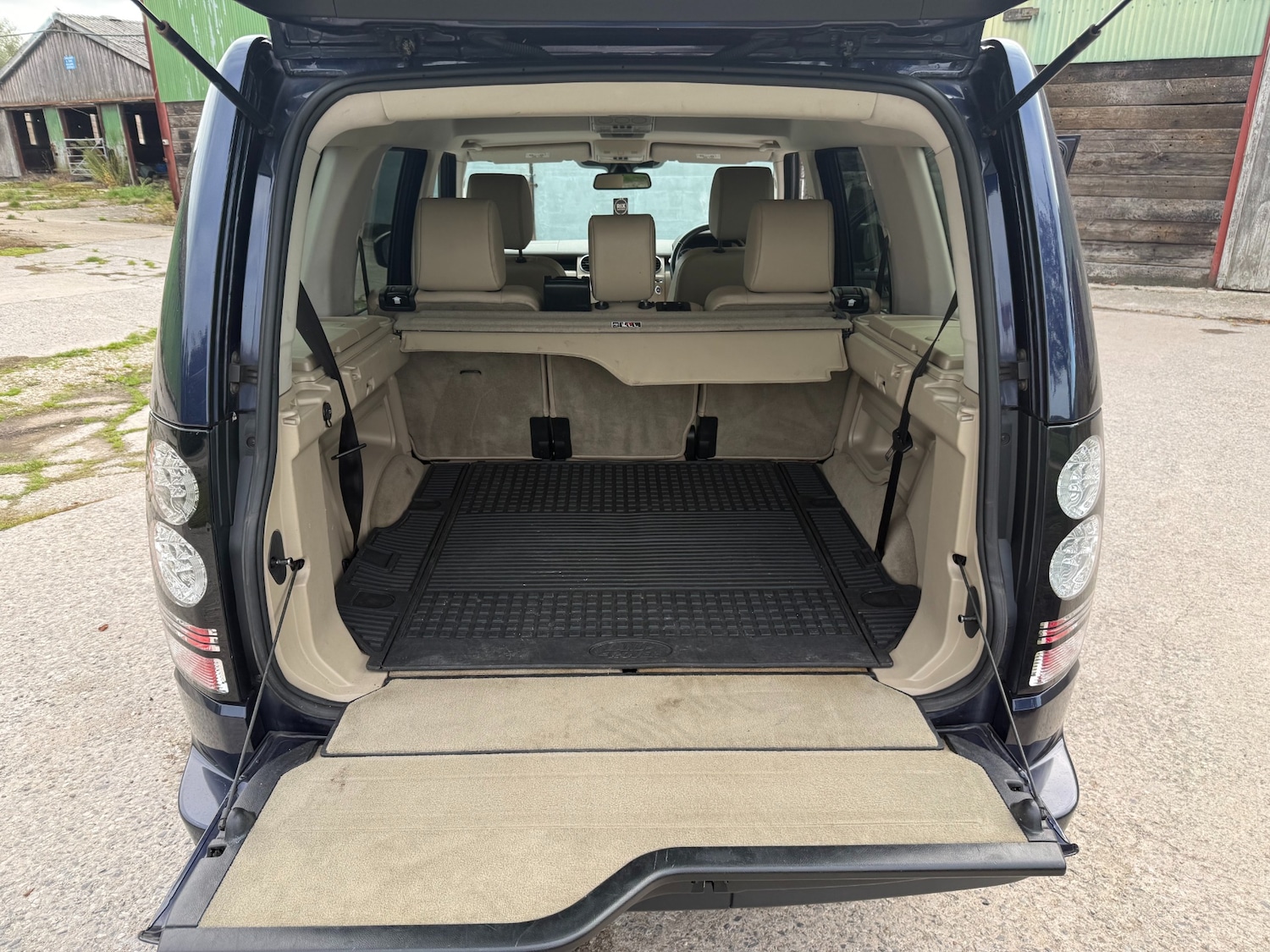 Used Land Rover Discovery 2014 for sale - 76187284: Photo 13