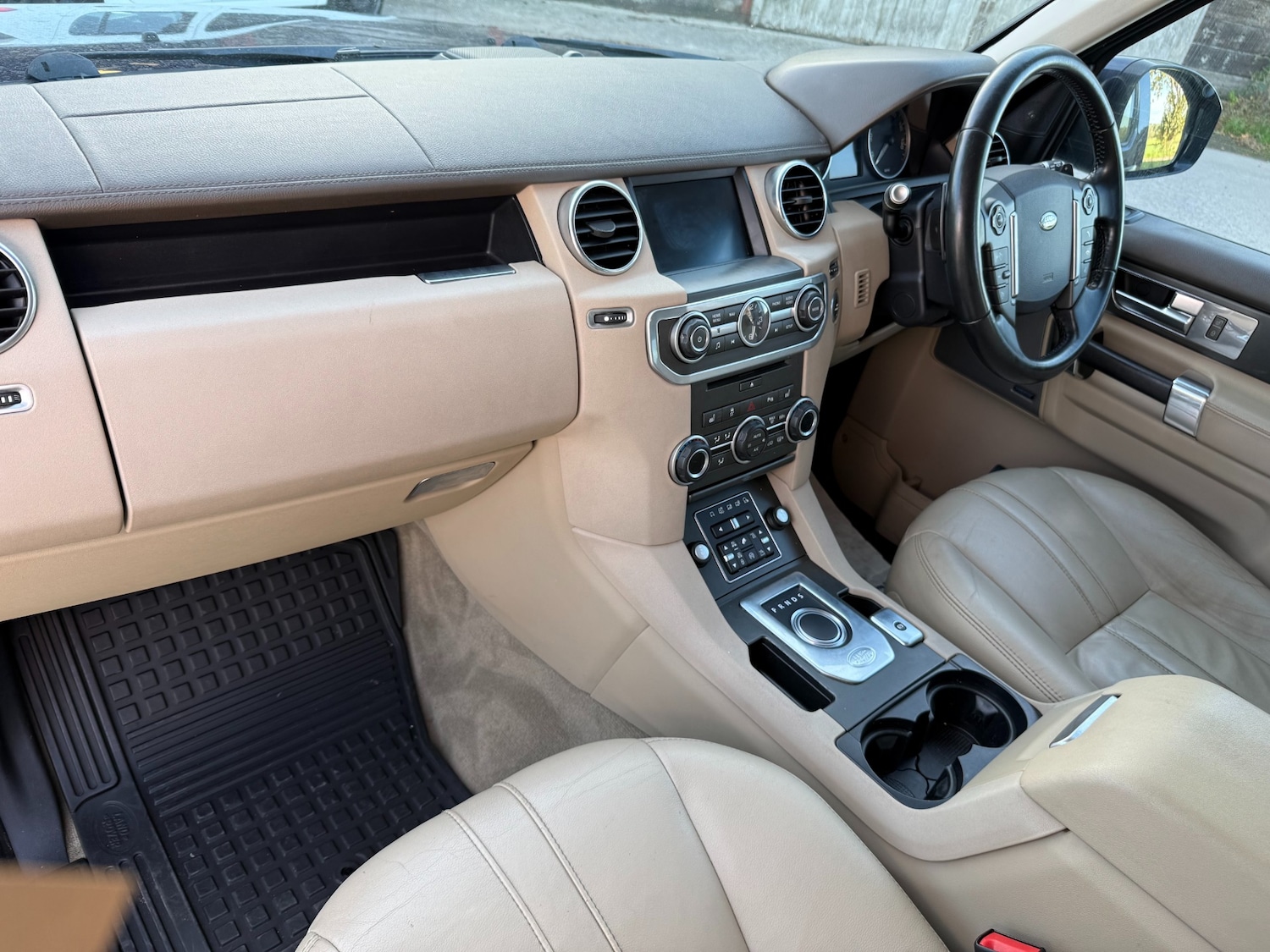 Used Land Rover Discovery 2014 for sale - 76187284: Photo 15