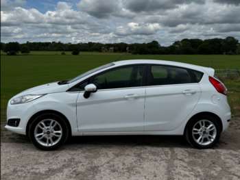 Used Ford Fiesta 2015 for sale - 75196800: Photo