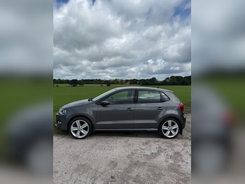 Used Volkswagen Polo 2010 for sale - 75650221: Photo