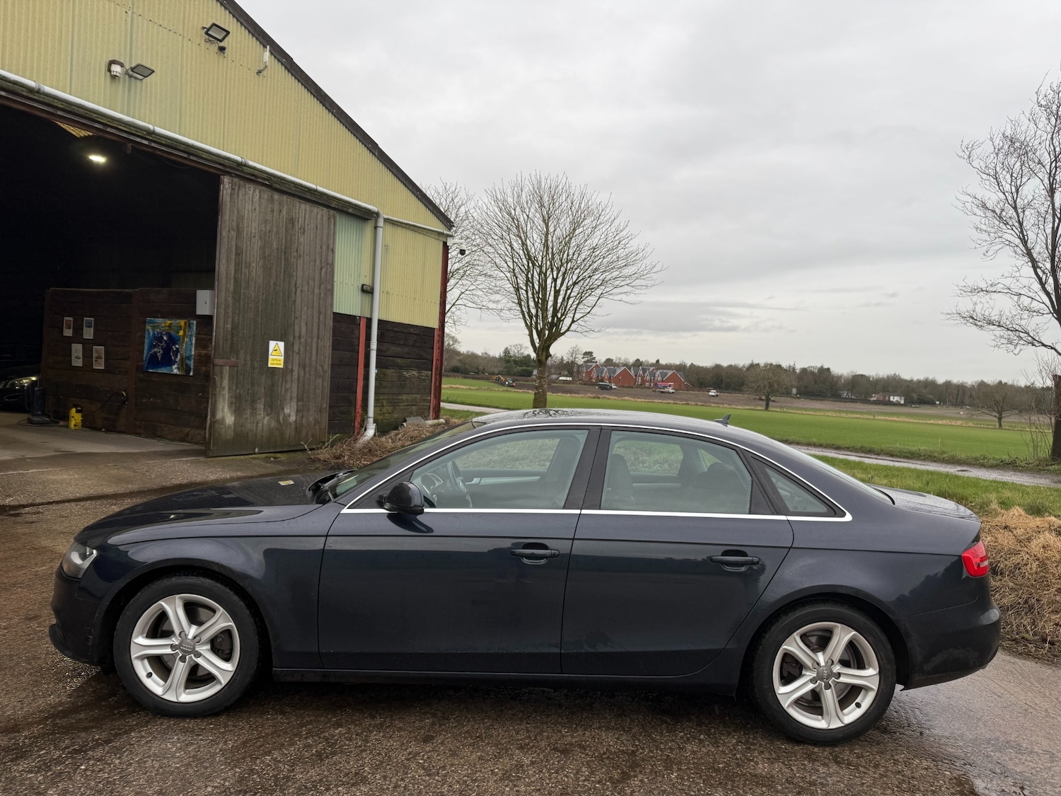 Used Audi A4 2014 for sale - 77617924: Photo 3