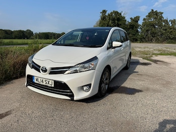 2014 (14) - 1.6 D-4D Trend 5dr