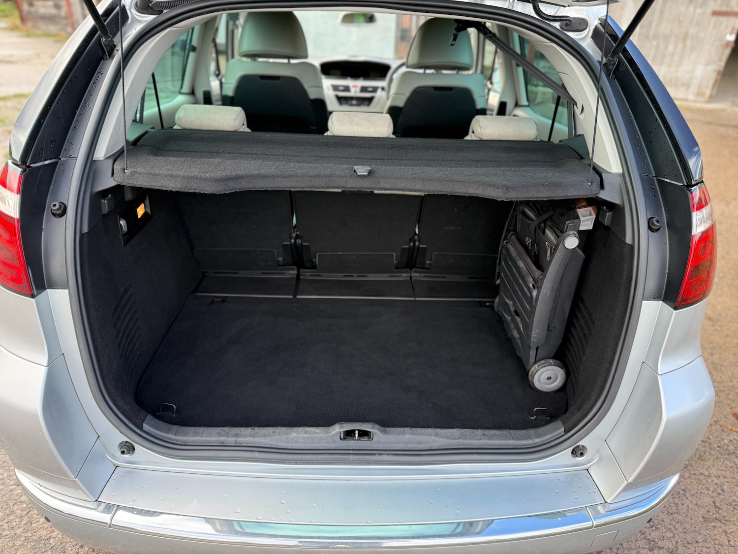 Used Citroen C4 Picasso 2010 for sale - 76330368: Photo 12