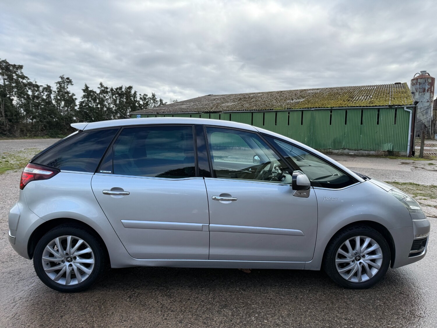 Used Citroen C4 Picasso 2010 for sale - 76330368: Photo 6