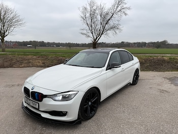 2012 (12) - 318d Sport 4dr