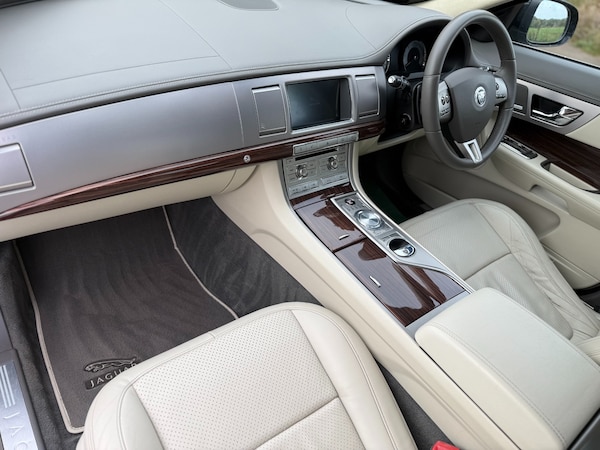 Used Jaguar XF 2011 for sale - 76211582: Photo 12