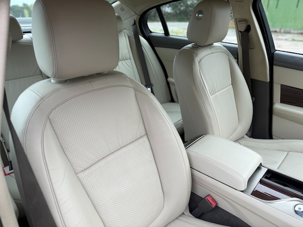Used Jaguar XF 2011 for sale - 76211582: Photo 9