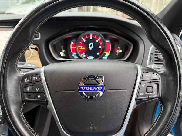 Used Volvo V40 2013 for sale - 76293138: Photo 15