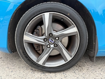 Used Volvo V40 2013 for sale - 76293138: Photo 2