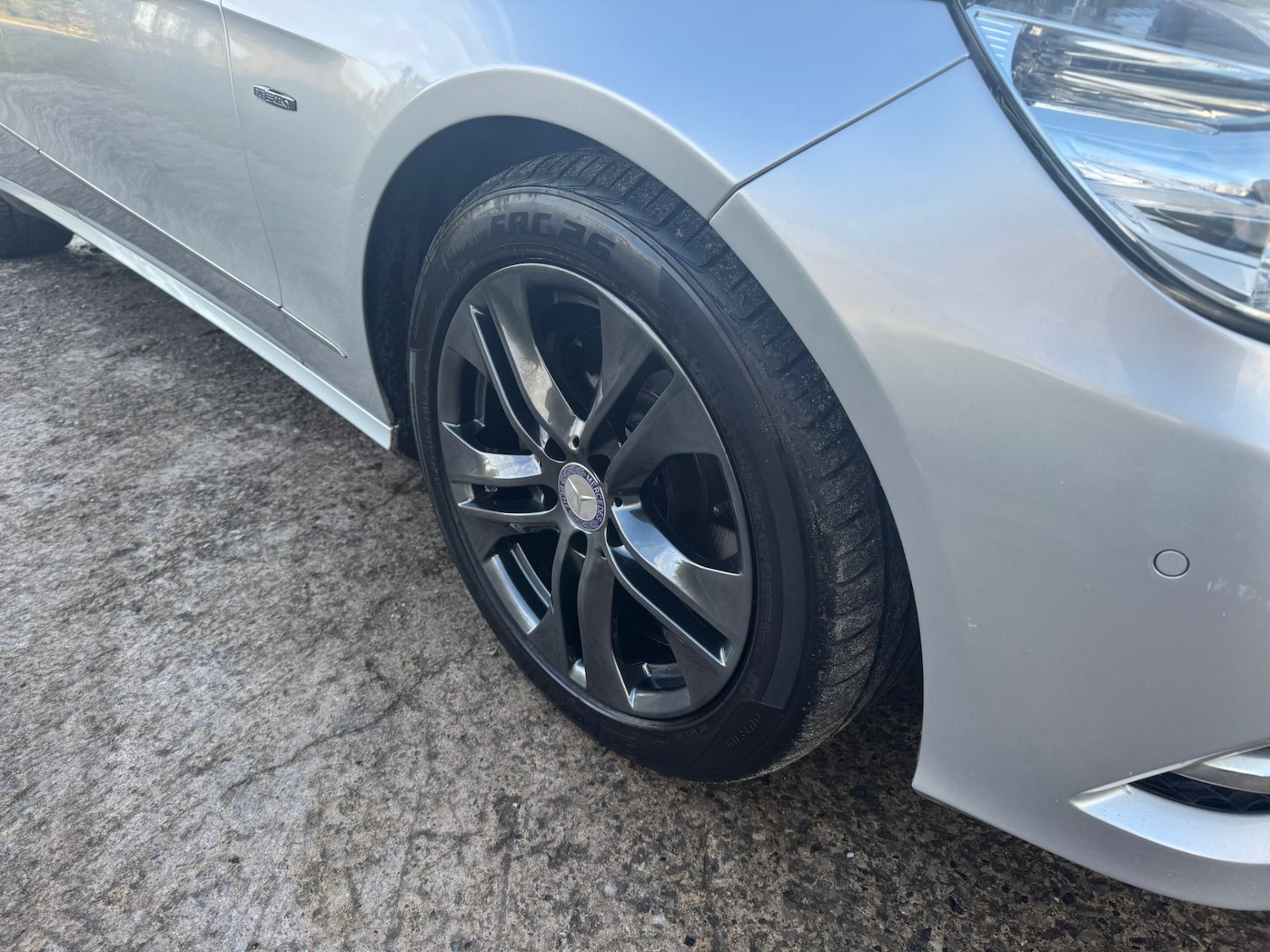 Used Mercedes-Benz E Class 2010 for sale - 76611464: Photo 12