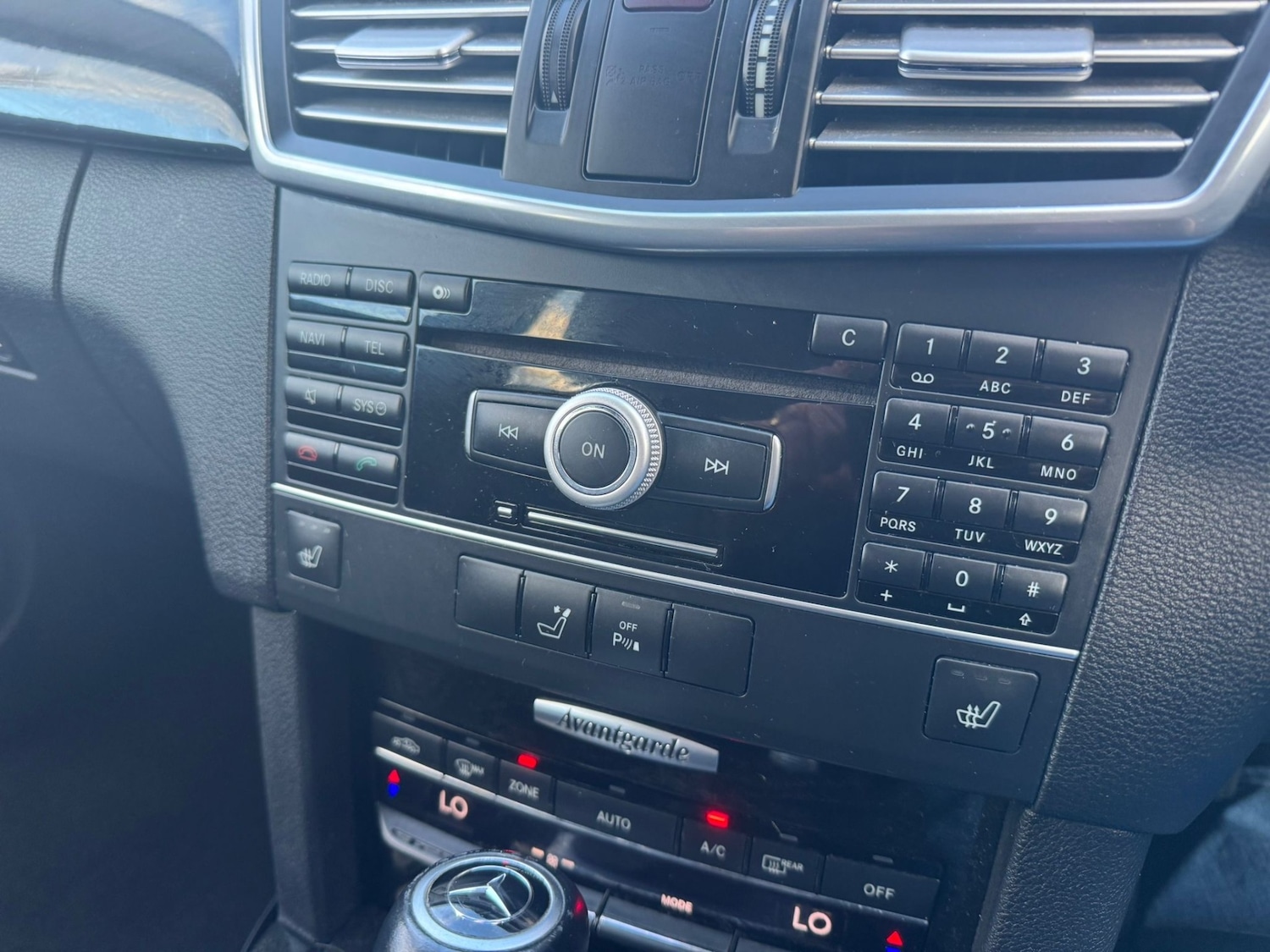 Used Mercedes-Benz E Class 2010 for sale - 76611464: Photo 16