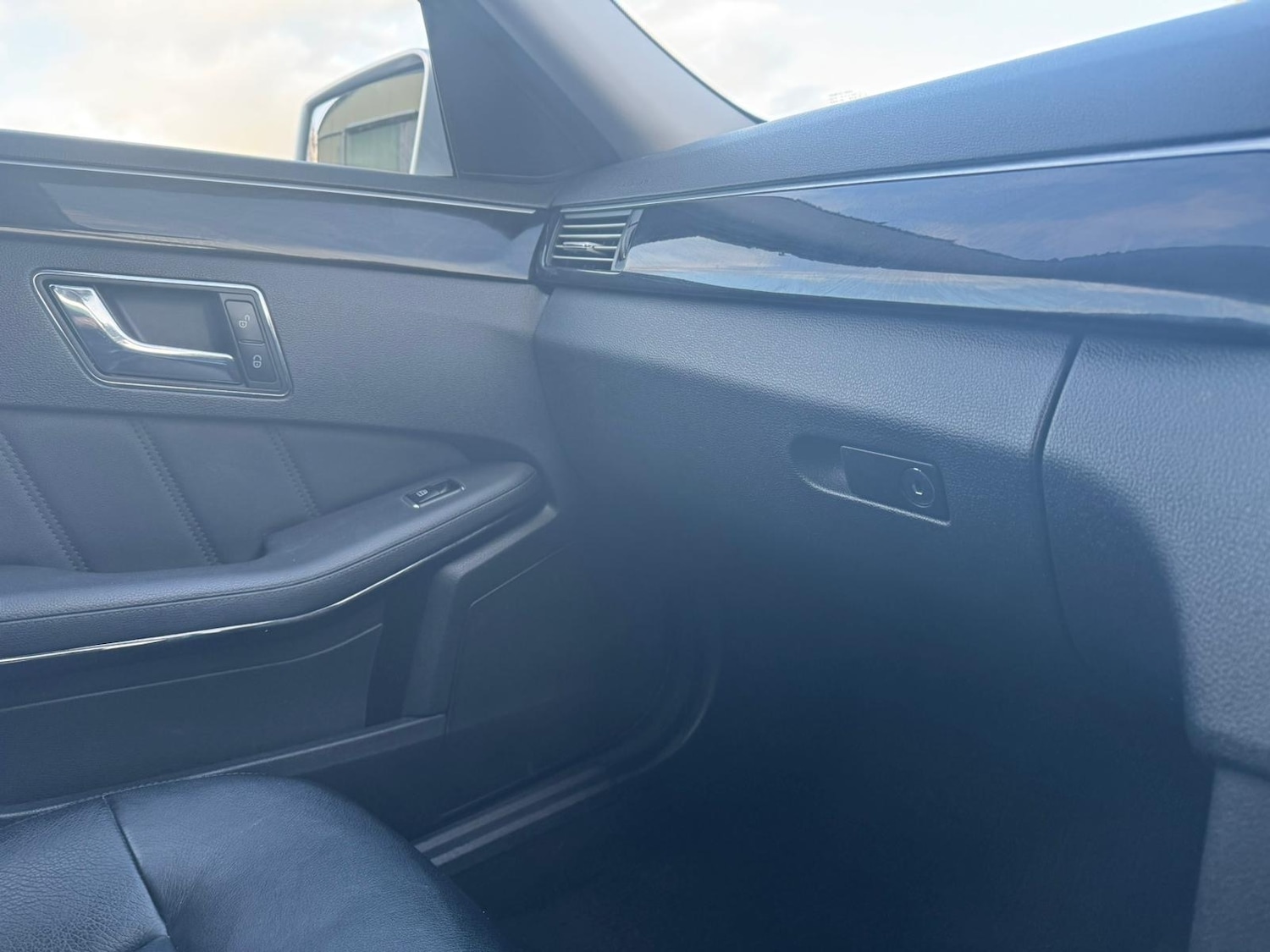 Used Mercedes-Benz E Class 2010 for sale - 76611464: Photo 19