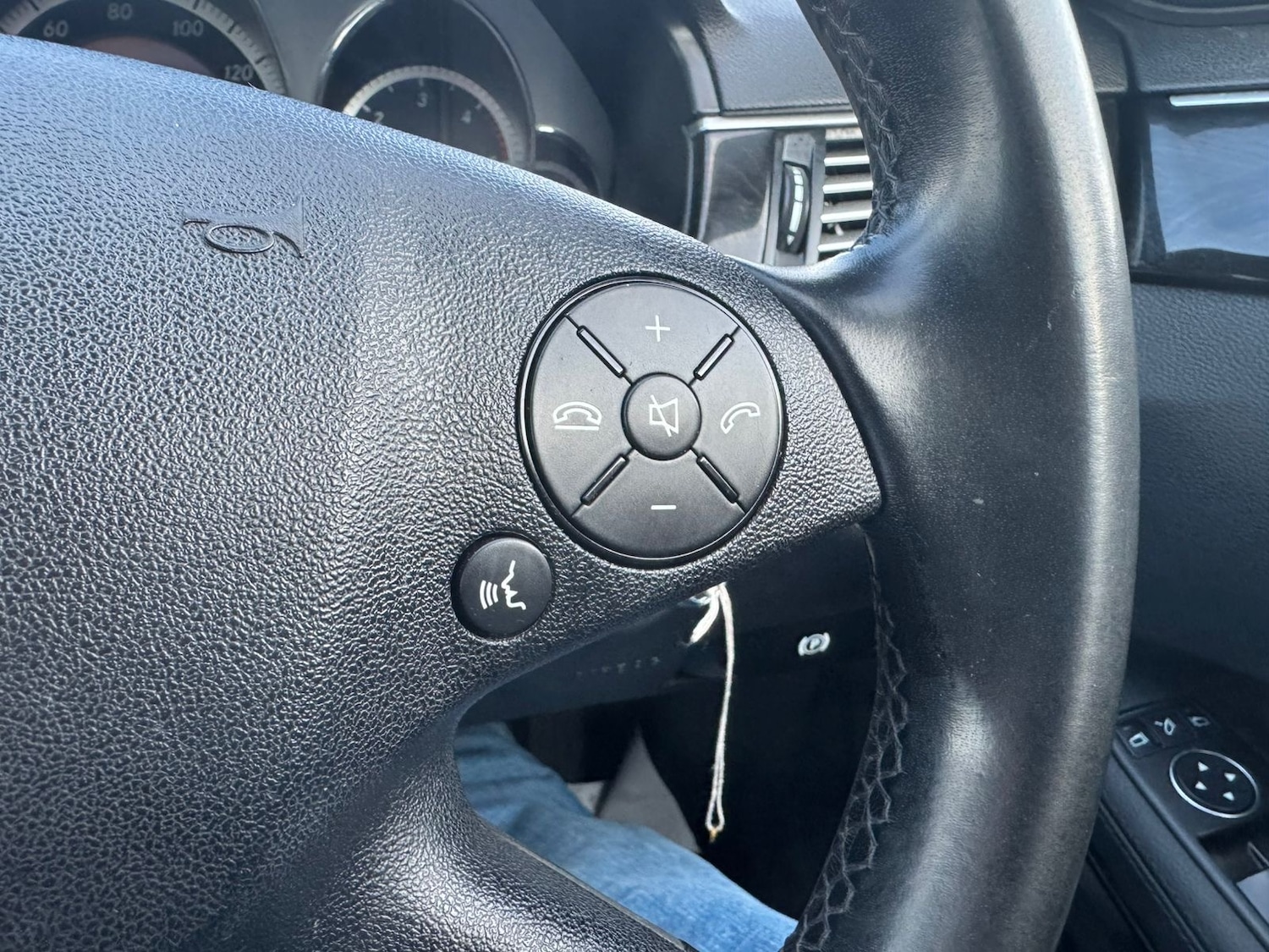 Used Mercedes-Benz E Class 2010 for sale - 76611464: Photo 24