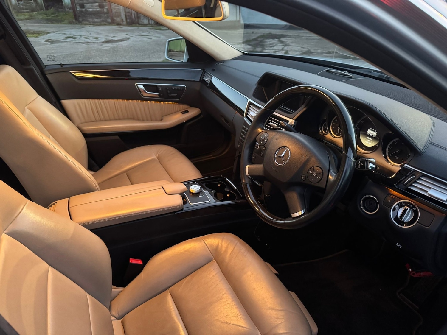 Used Mercedes-Benz E Class 2012 for sale - 76739184: Photo 15