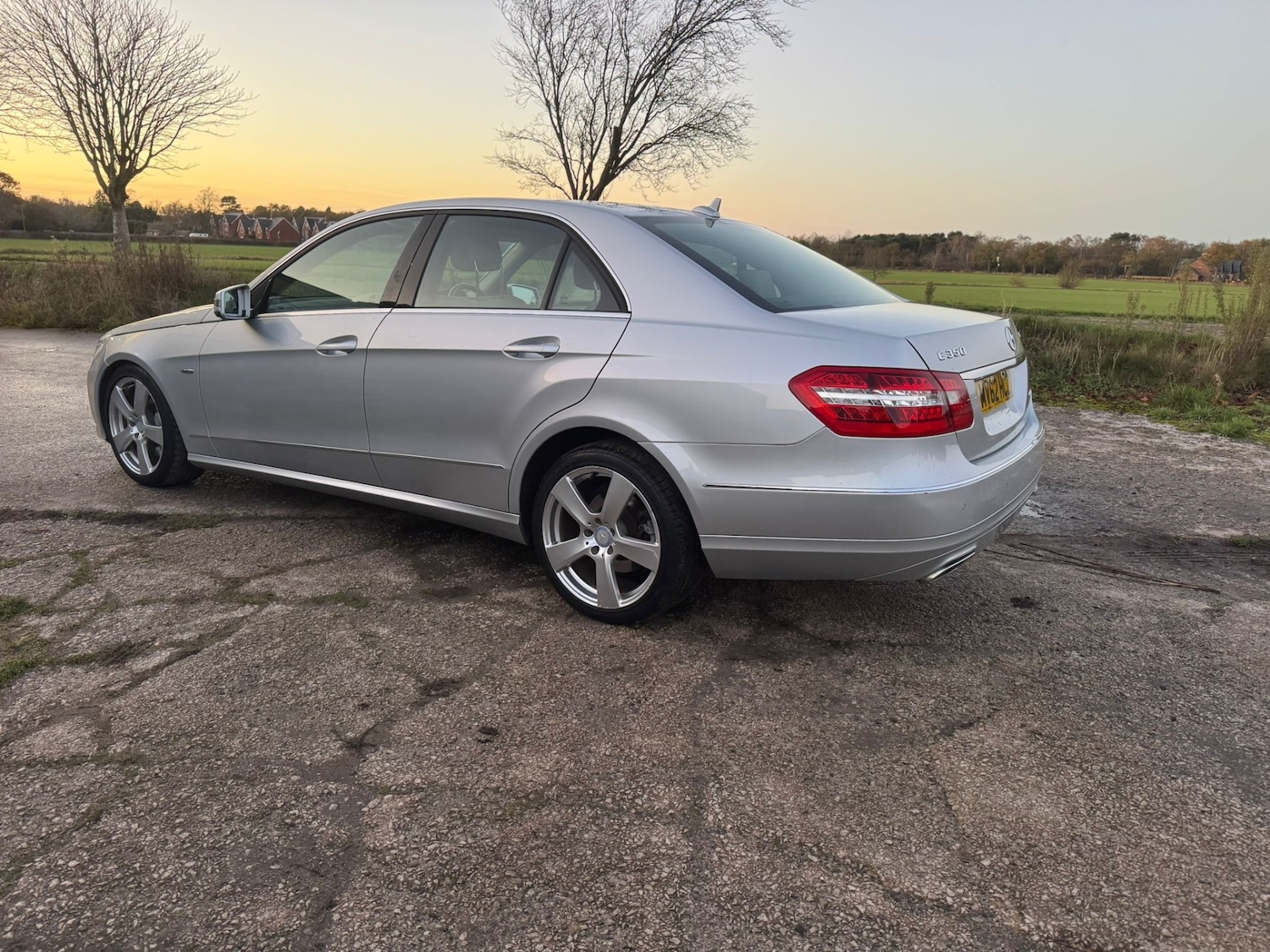 Used Mercedes-Benz E Class 2012 for sale - 76739184: Photo 2