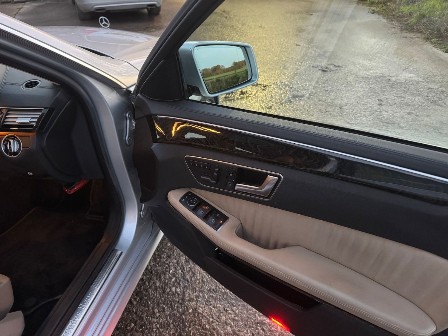 Used Mercedes-Benz E Class 2012 for sale - 76739184: Photo 25