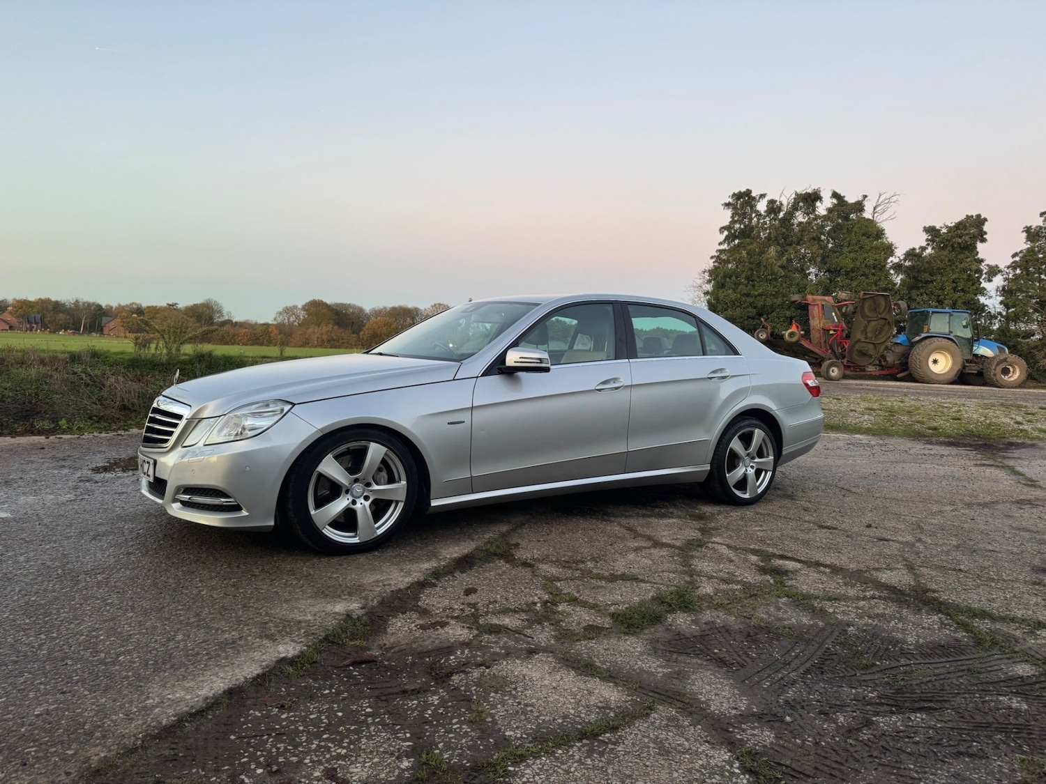 Used Mercedes-Benz E Class 2012 for sale - 76739184: Photo 8