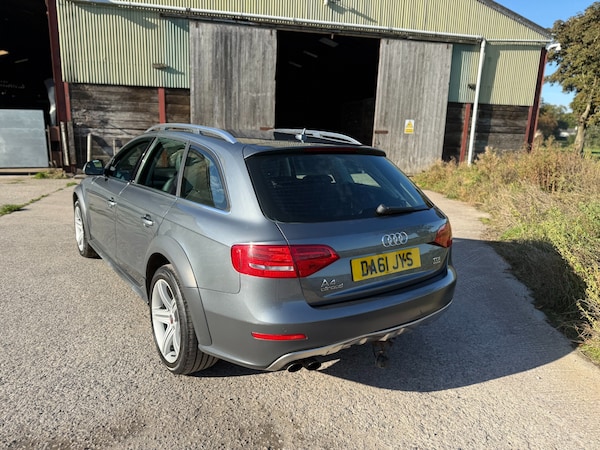 Used Audi A4 Allroad 2011 for sale - 76035636: Photo 4