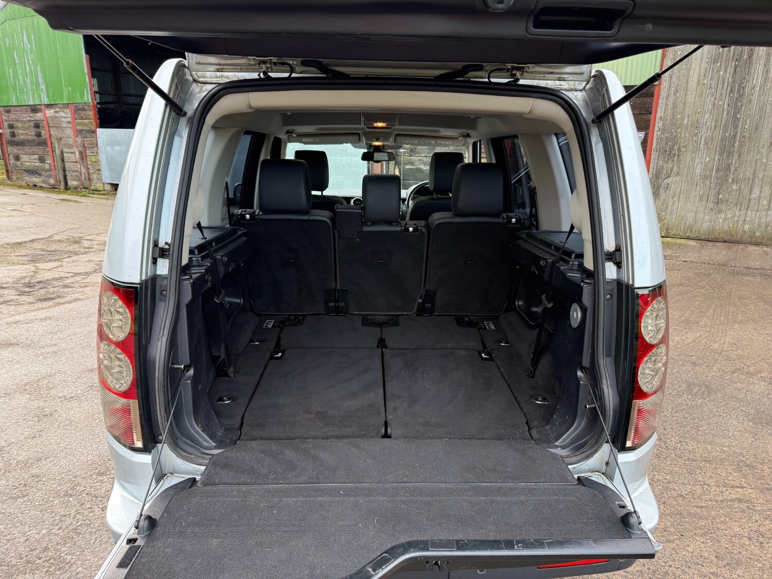 Used Land Rover Discovery 2011 for sale - 77676575: Photo 11