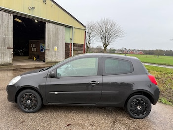 Used Renault Clio 2009 for sale - 76971535: Photo