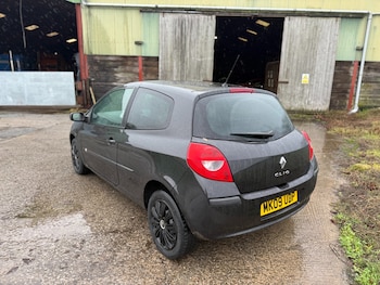 Used Renault Clio 2009 for sale - 76971535: Photo