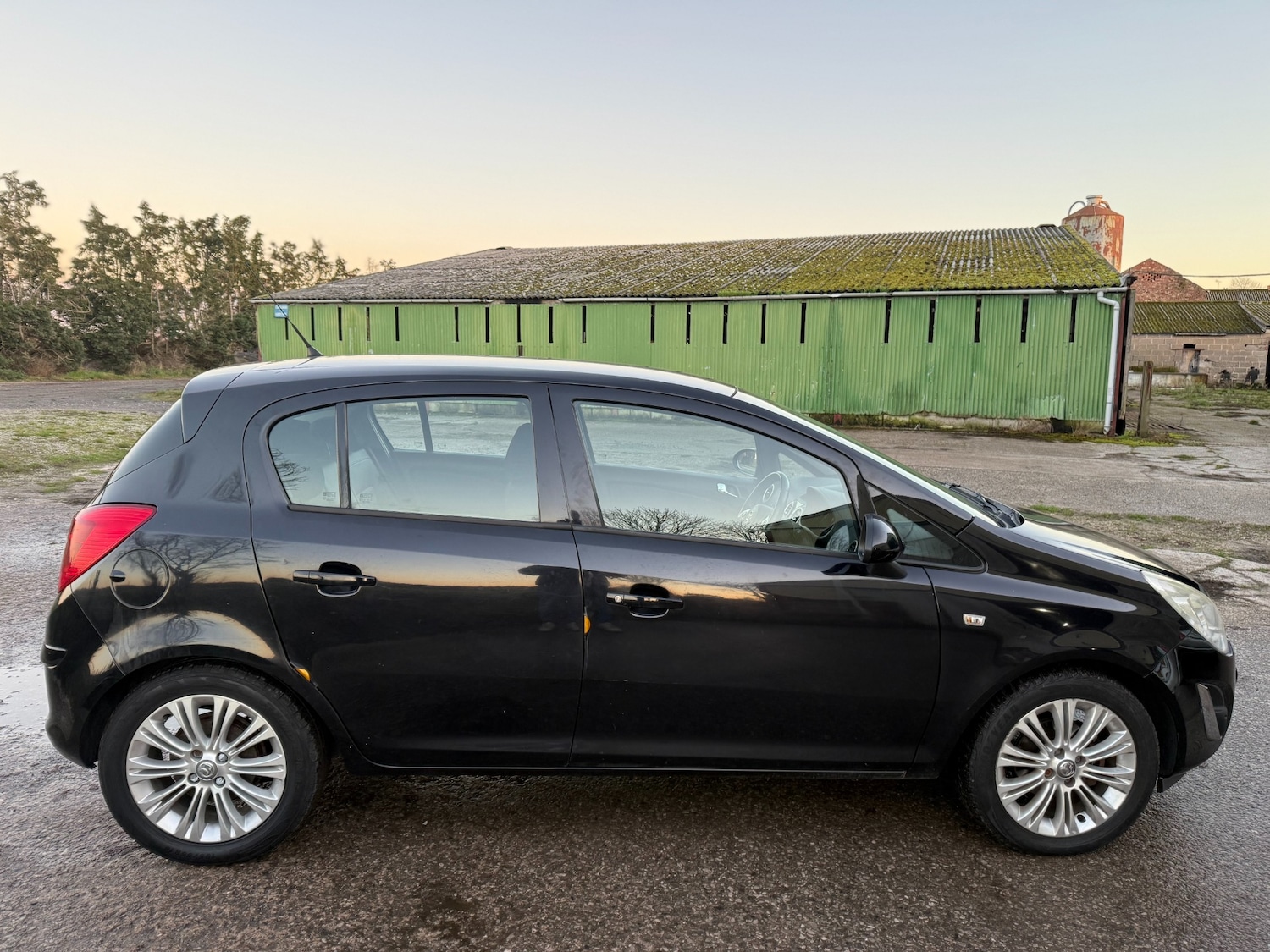 Used Vauxhall Corsa 2011 for sale - 76696739: Photo 6
