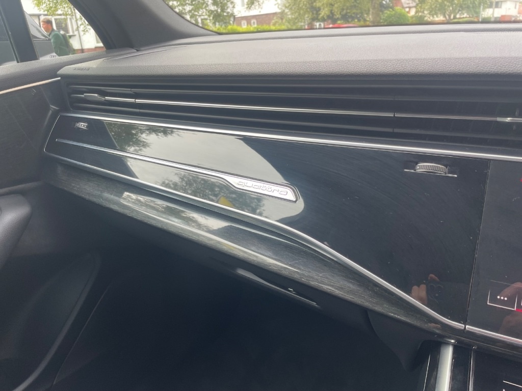 Used Audi Q7 2020 for sale - 76882937: Photo 33