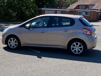 Used Peugeot 208 2012 for sale - 79469817: Photo