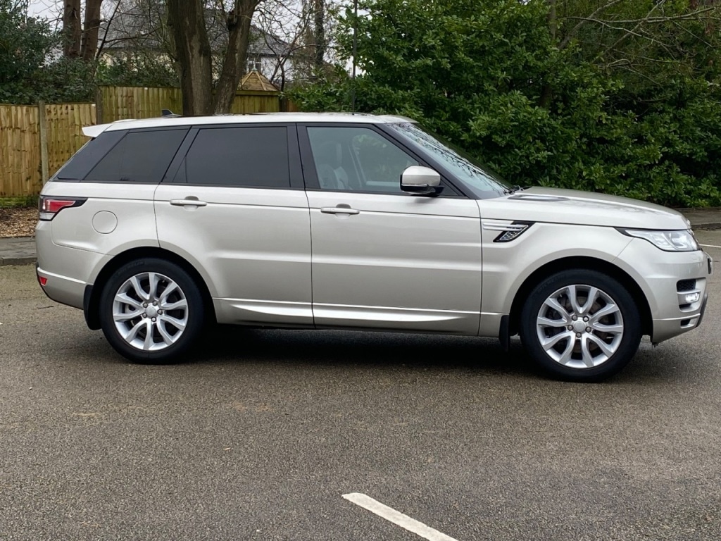 Used Land Rover Range Rover Sport 2015 for sale - 77249176: Photo 2
