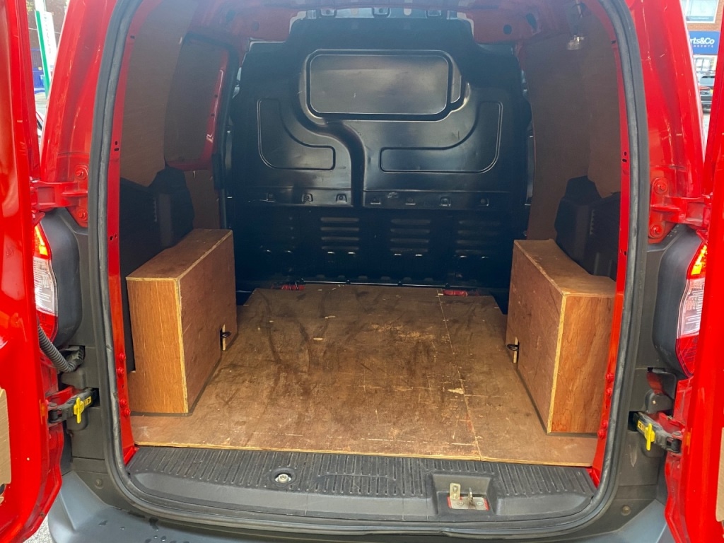 Used Ford Transit Courier 2016 for sale - 76882946: Photo 9