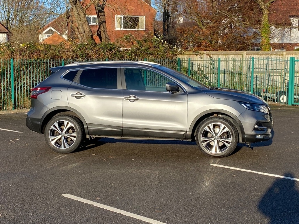 Used Nissan Qashqai 2018 for sale - 76882929: Photo 2