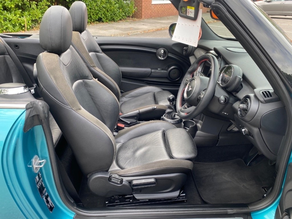 Used MINI Convertible 2017 for sale - 76882938: Photo 17