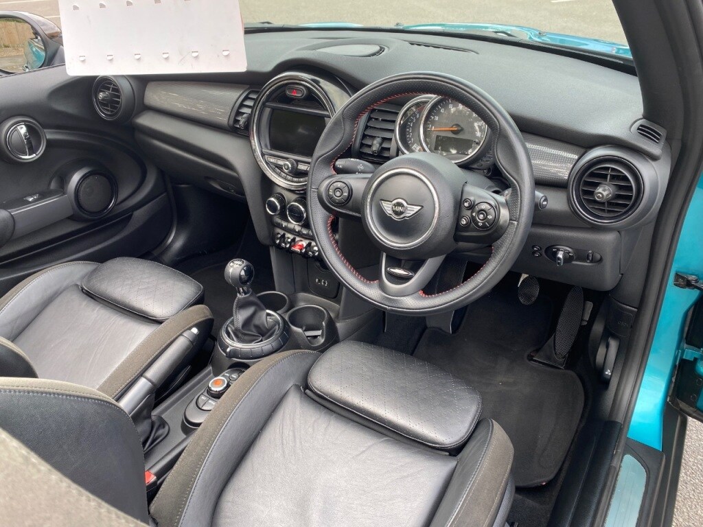 Used MINI Convertible 2017 for sale - 76882938: Photo 18