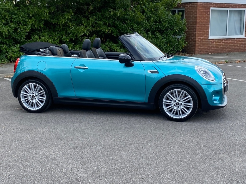 Used MINI Convertible 2017 for sale - 76882938: Photo 3