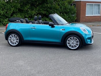 Used MINI Convertible 2017 for sale - 76882938: Photo