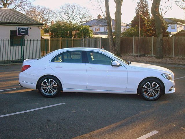 Used Mercedes-Benz C Class 2017 for sale - 78043835: Photo 2