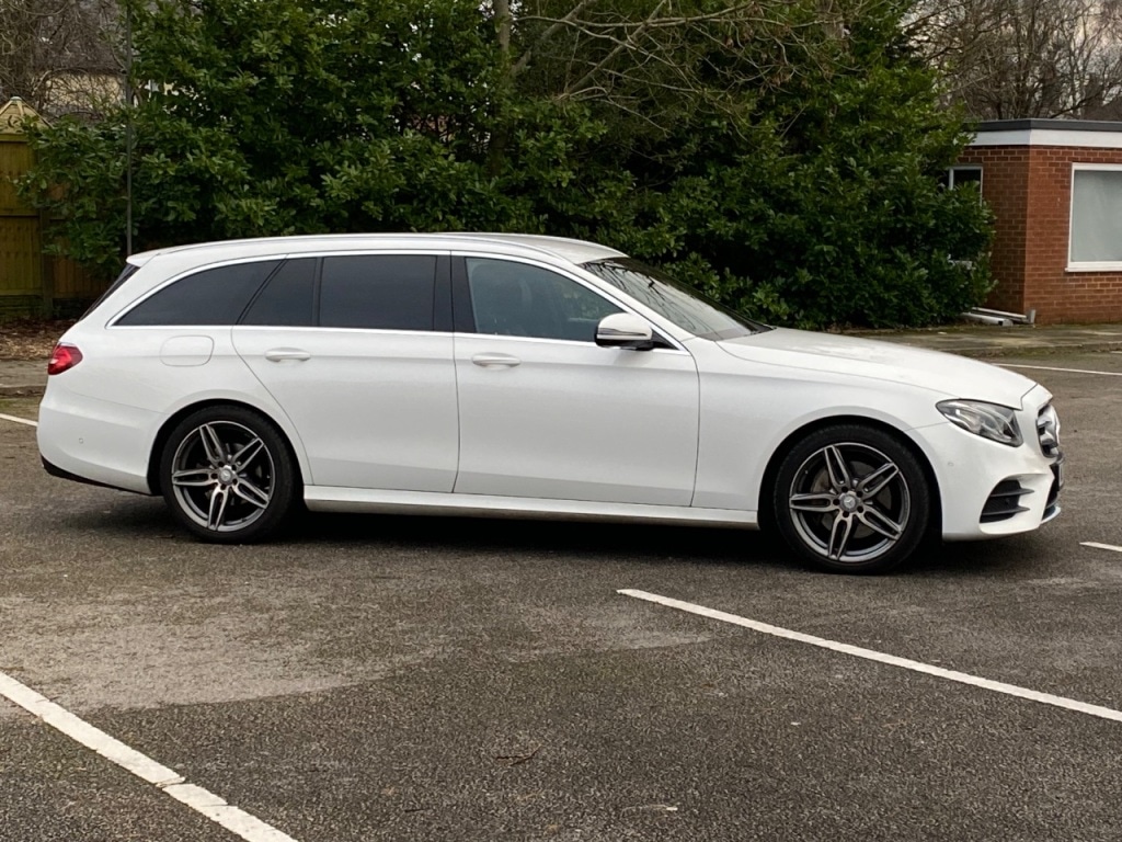Used Mercedes-Benz E Class 2017 for sale - 77037603: Photo 2