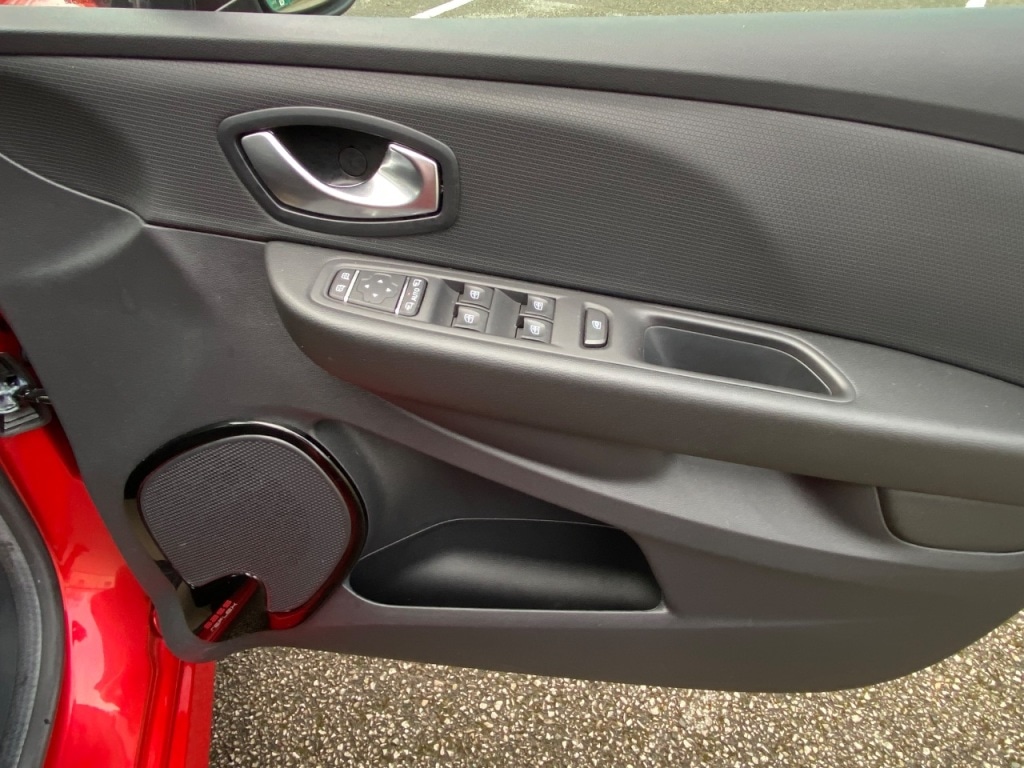 Used Renault Clio 2018 for sale - 77666127: Photo 13