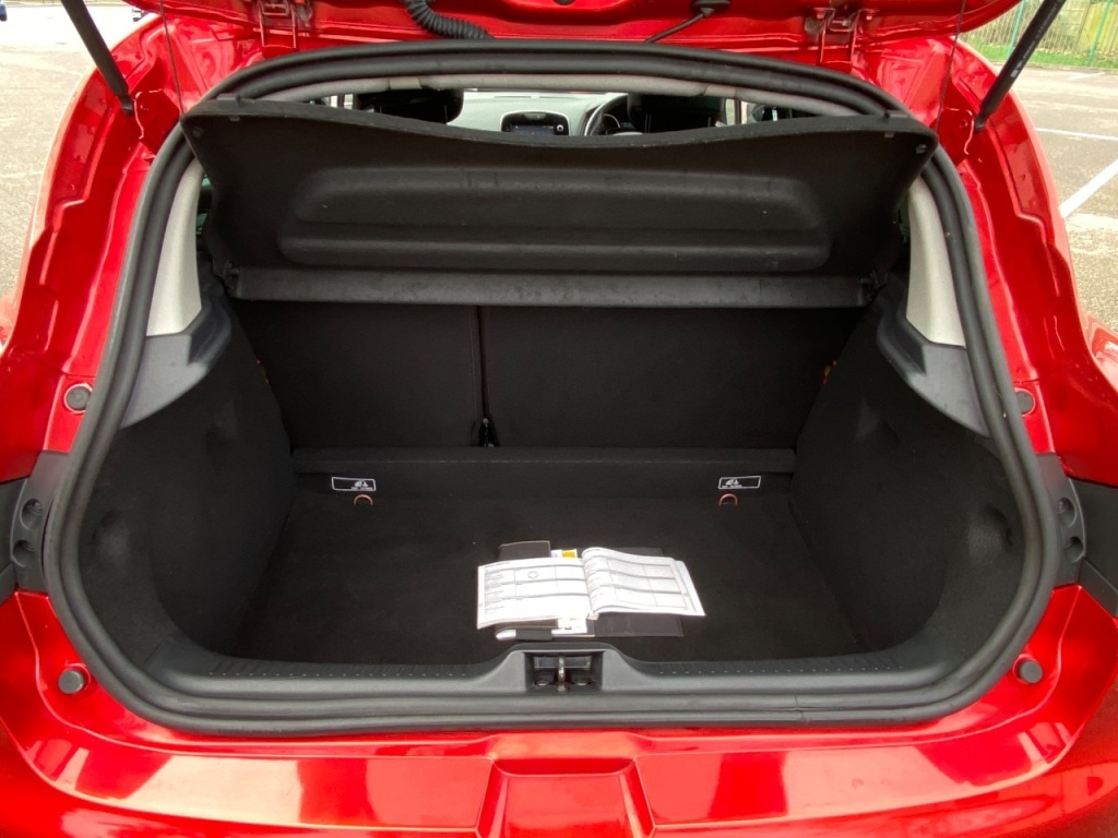 Used Renault Clio 2018 for sale - 77666127: Photo 18