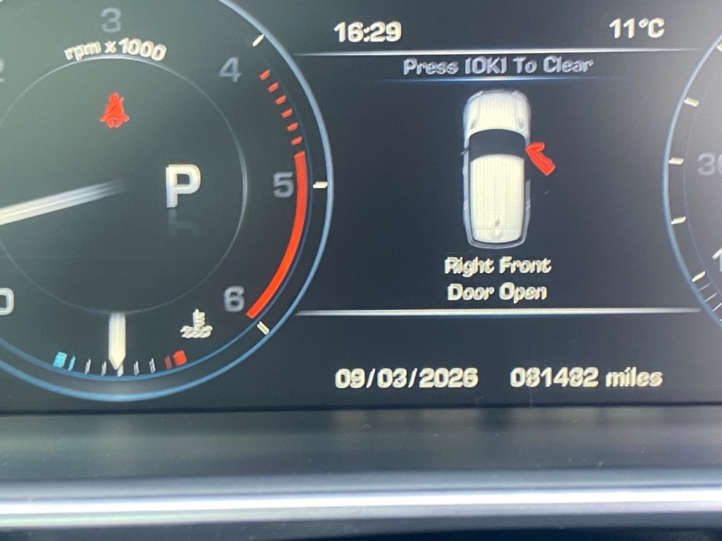 Used Land Rover Range Rover Sport 2016 for sale - 77805366: Photo 10