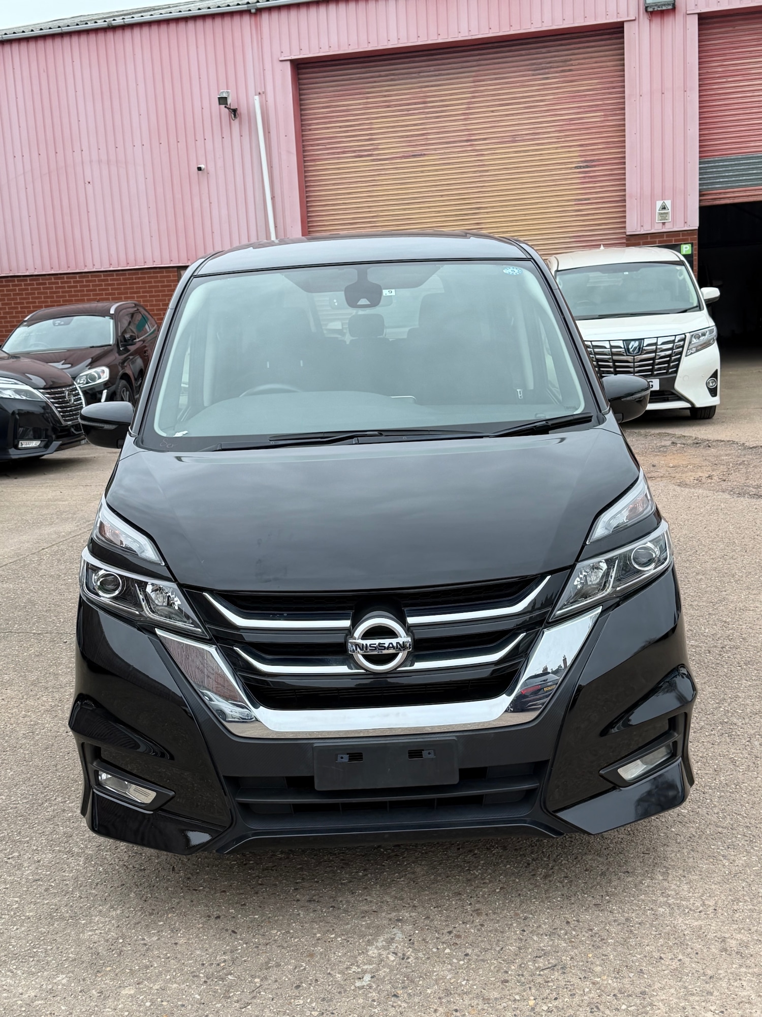 Used Nissan Serena 2019 for sale - 77992016: Photo 1