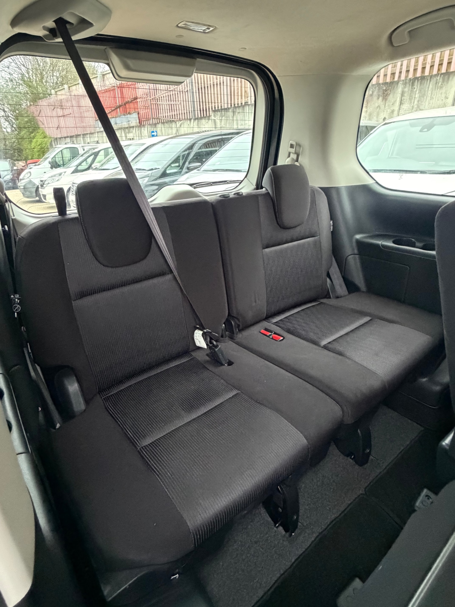 Used Nissan Serena 2019 for sale - 77992016: Photo 10