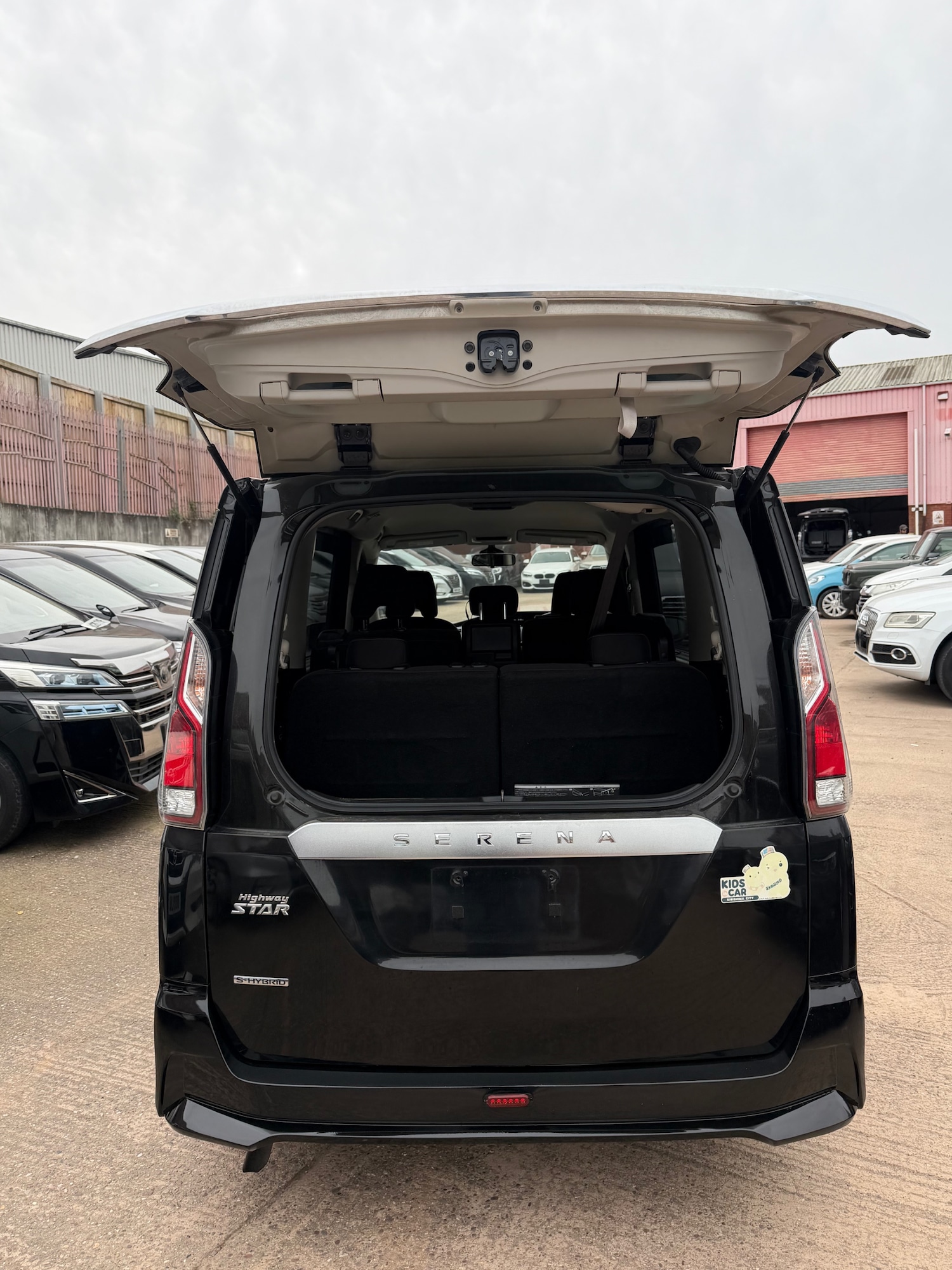 Used Nissan Serena 2019 for sale - 77992016: Photo 7