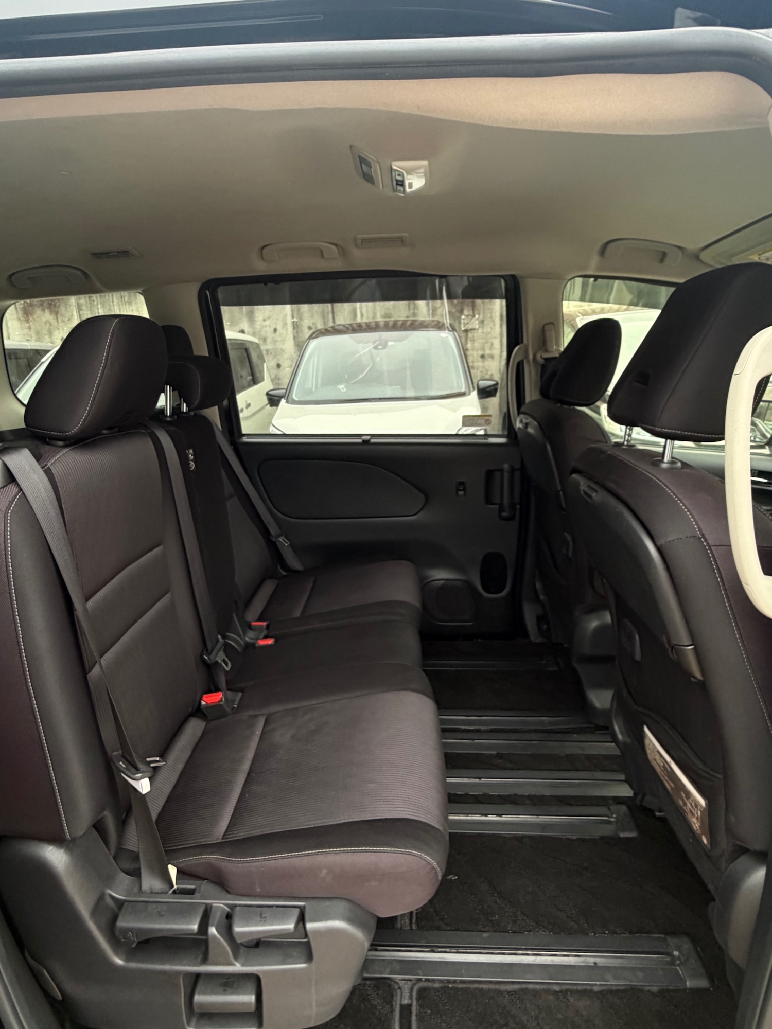 Used Nissan Serena 2019 for sale - 77992016: Photo 9