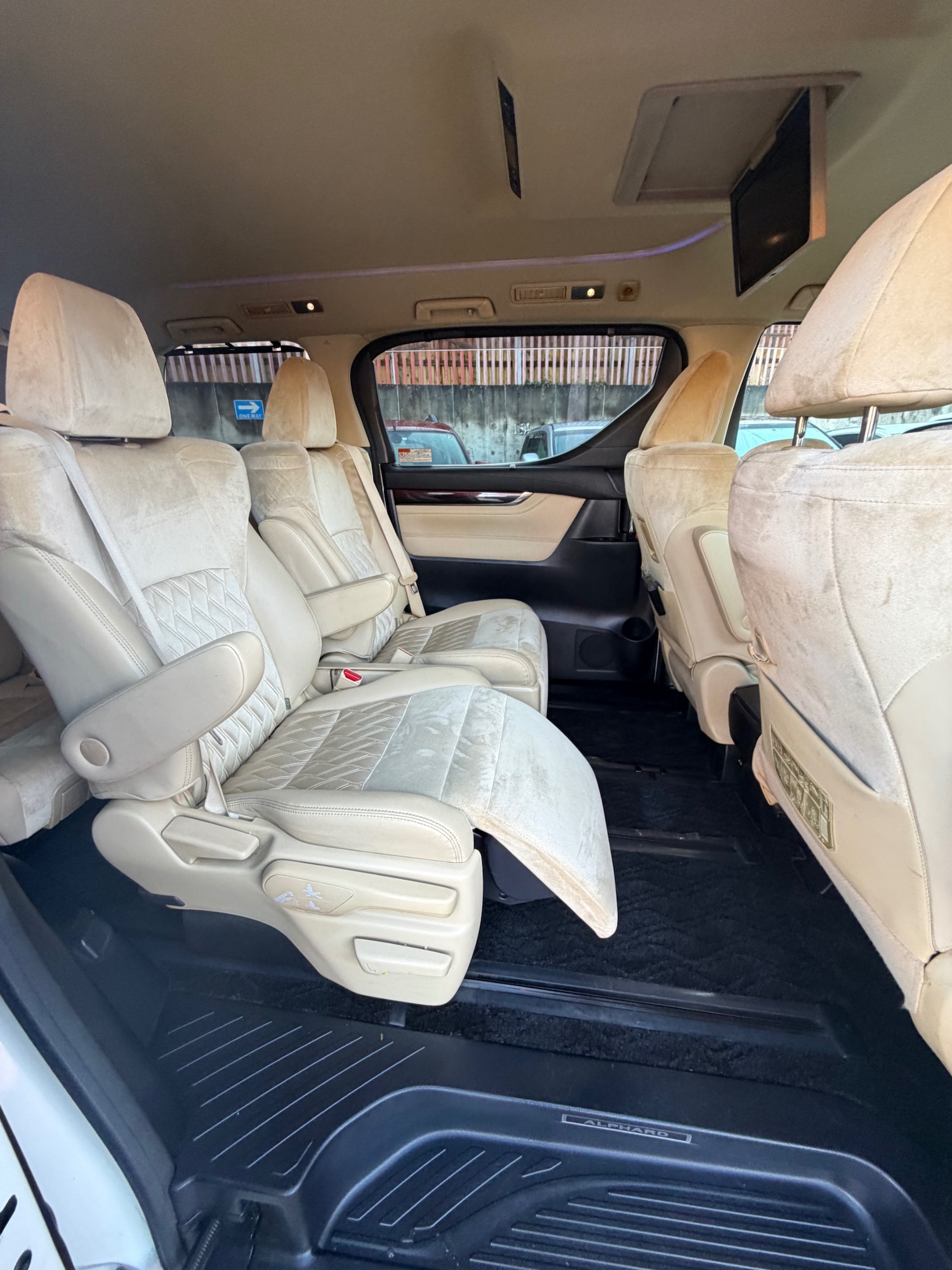 Used Toyota Alphard 2017 for sale - 76800770: Photo 11