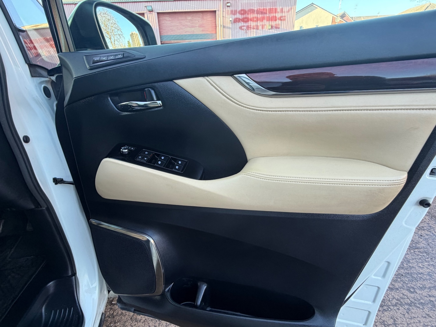 Used Toyota Alphard 2017 for sale - 76800770: Photo 14